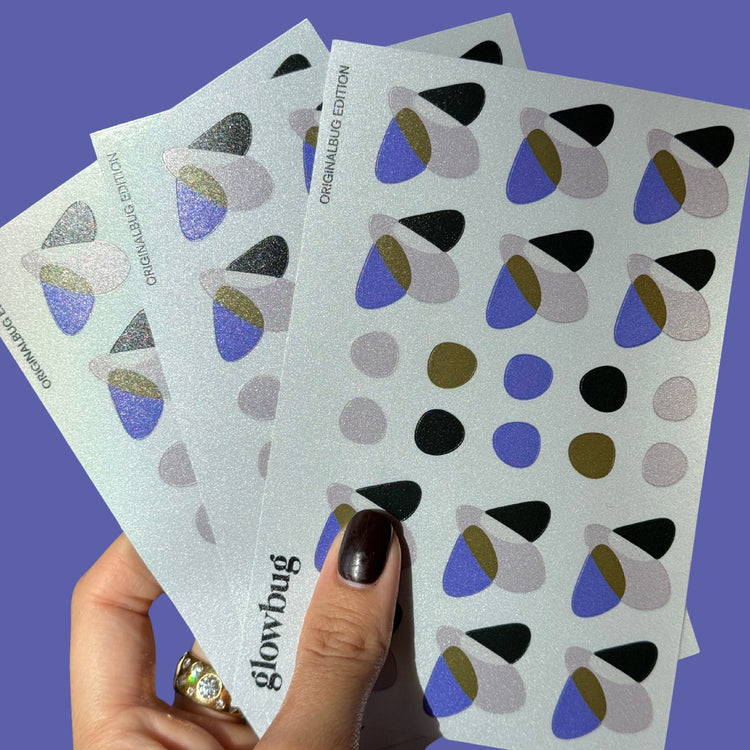 Glowbug Originalbug Stickerbogen mit reflektierendem Material im Closeup