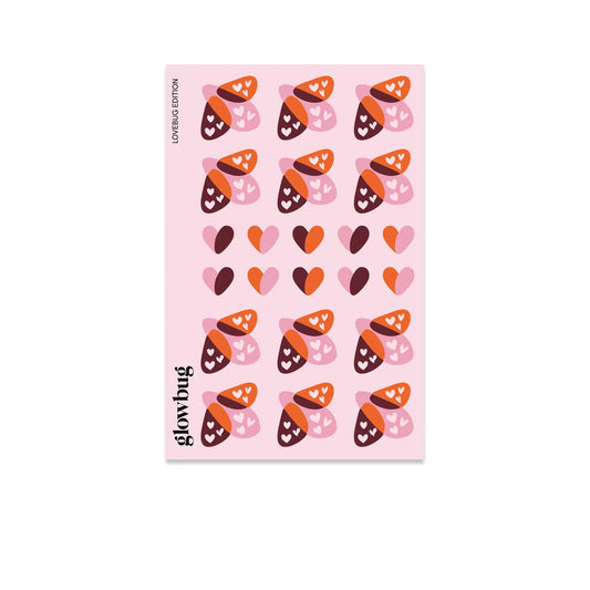 Freigestellter Glowbug Lovebug Stickerbogen mit mehrfarbigen Herzmotiven